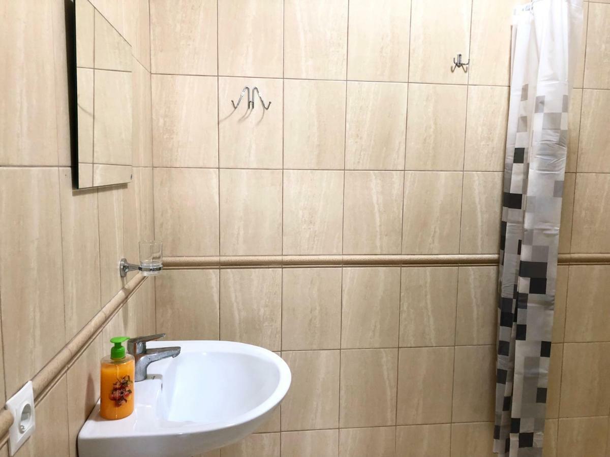Modern Aparthotel Near Metro Pecherska Kijów Zewnętrze zdjęcie