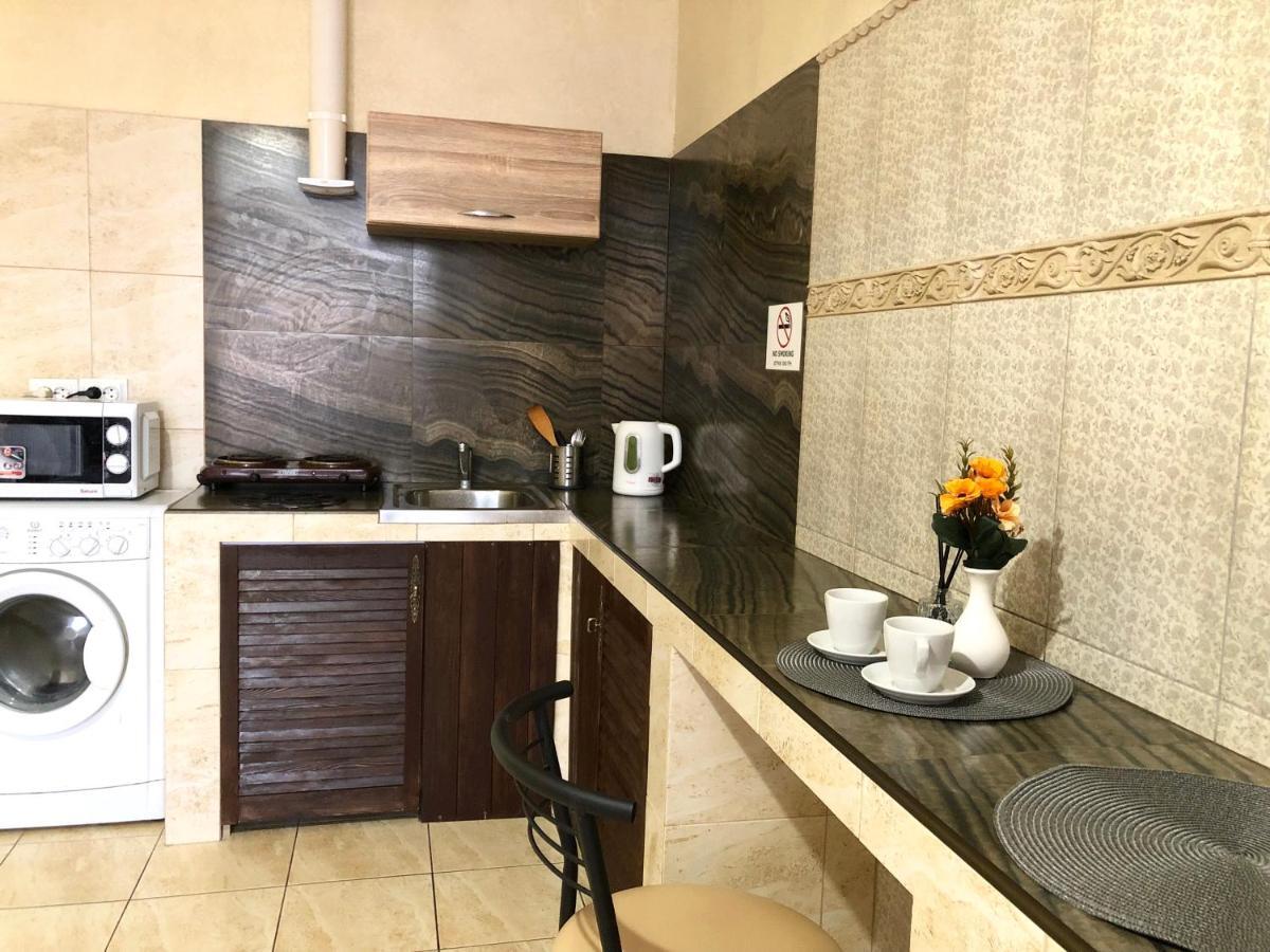Modern Aparthotel Near Metro Pecherska Kijów Zewnętrze zdjęcie